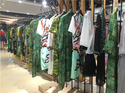 萨曼斯汀品牌折扣女装批发 秋冬换季中的鞋帽市场新机遇